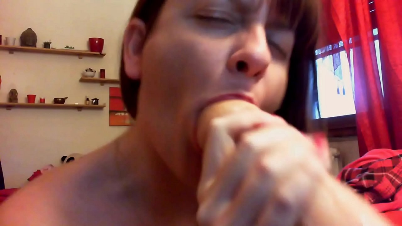 Chisangalalo chachikulu cha mlongo wako wonyansa, tsegula pakamwa pako ndikumwa zonse